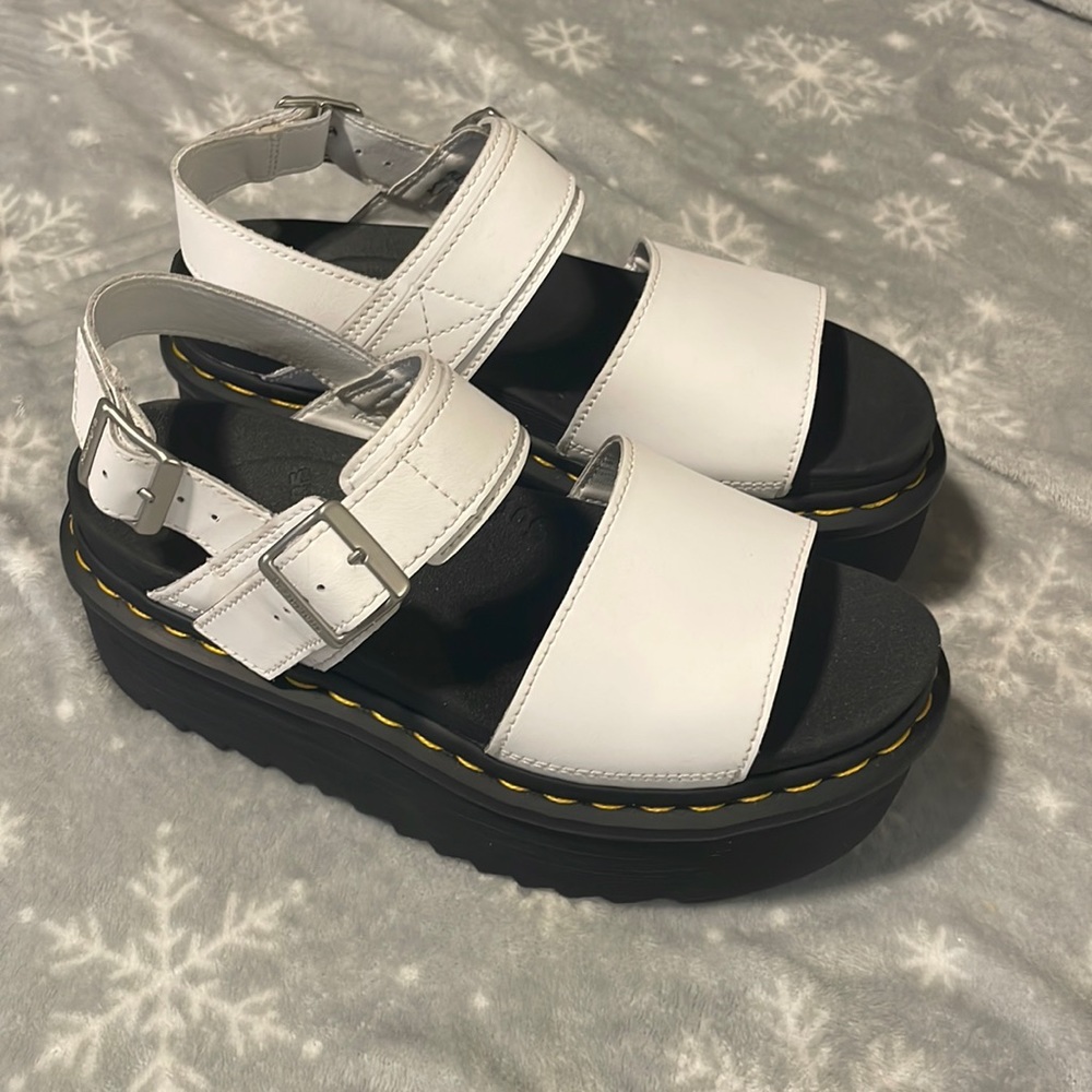VOSS WOMEN’S LEATHER STRAP PLATFORM SANDALS